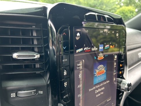 Used 2019 RAM 1500 Laramie image 37