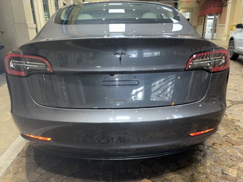 Used 2018 Tesla Model 3 Long Range image 4