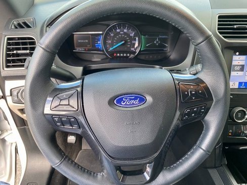 Used 2019 Ford Explorer XLT w/ Equipment Group 202A image 29