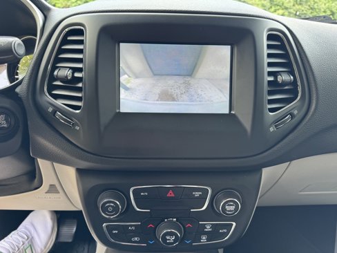 Used 2018 Jeep Compass Latitude w/ Popular Equipment Group image 29
