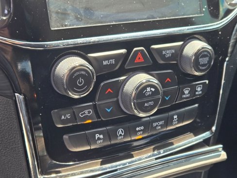 Used 2021 Jeep Grand Cherokee Laredo X image 26
