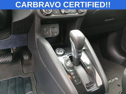Used 2022 Nissan Kicks S image 16