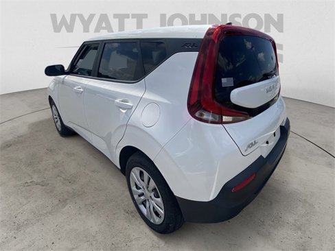 Used 2022 Kia Soul LX image 7