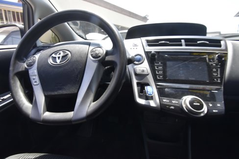 Used 2017 Toyota Prius V Two image 8