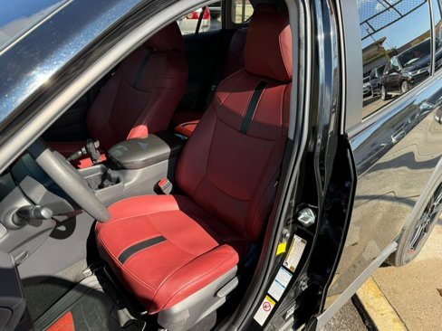 Used 2019 Toyota RAV4 LE image 7