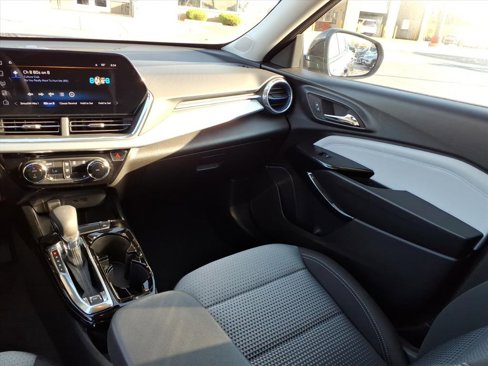 Used 2025 Chevrolet Trax LT w/ Driver Confidence Package image 14