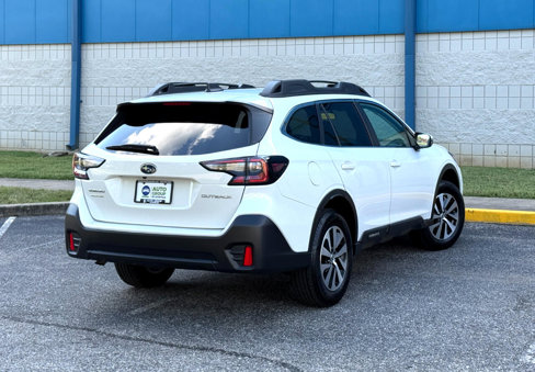 Used 2022 Subaru Outback Premium image 5