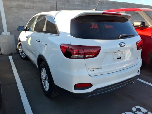 Used 2020 Kia Sorento LX image 3