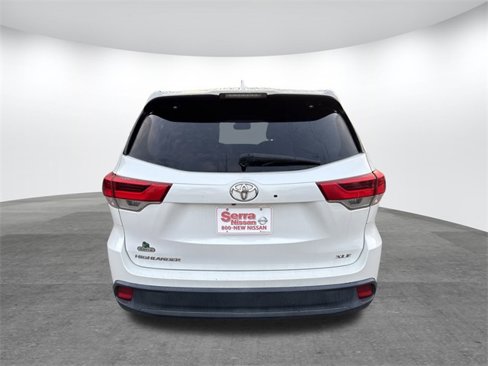 Used 2019 Toyota Highlander XLE image 29