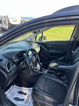 Used 2018 Chevrolet Trax LT w/ LT Convenience Package image 4