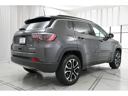 Used 2022 Jeep Compass Limited image 7