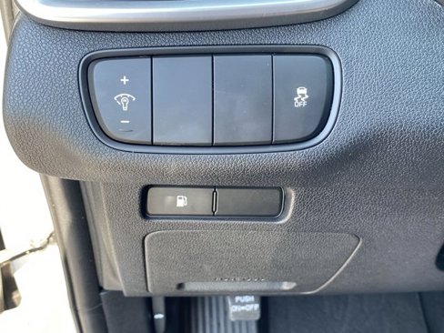Used 2019 Kia Sorento L image 18