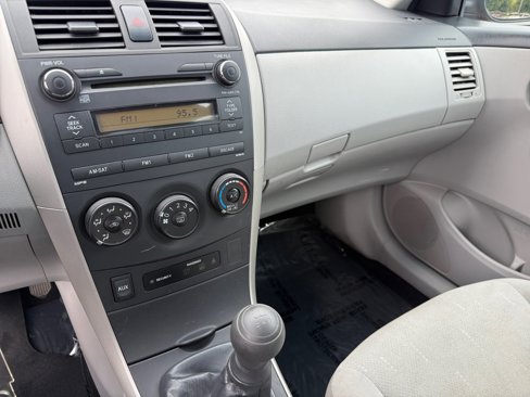 Used 2013 Toyota Corolla L image 13