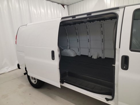 Used 2023 GMC Savana 2500 Extended w/ Driver Convenience Package image 7