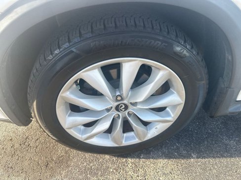 Used 2019 INFINITI QX50 Essential image 2