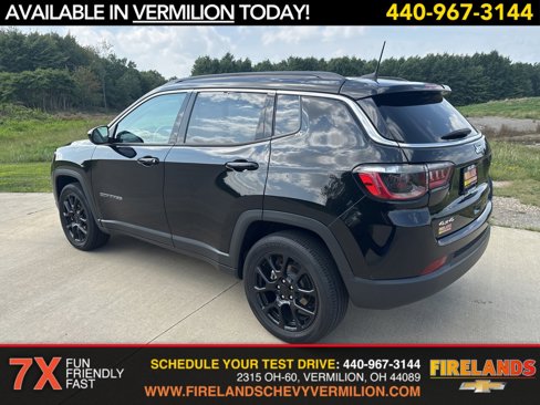 Used 2022 Jeep Compass Latitude image 3