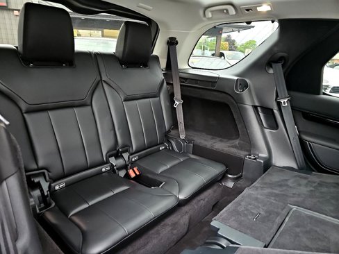 Used 2018 Land Rover Discovery SE image 55