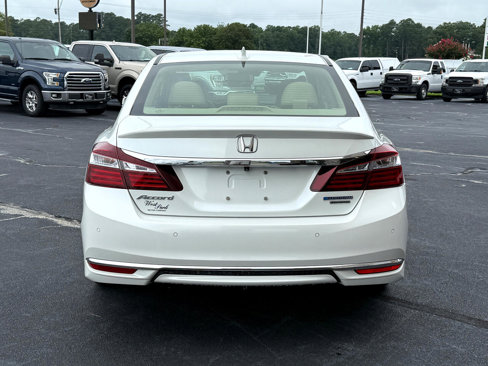 Used 2017 Honda Accord Touring image 4