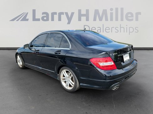 Used 2014 Mercedes-Benz C 300 4MATIC Sedan image 3