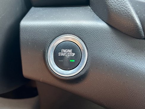 Used 2023 GMC Terrain SLT image 13