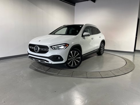 Used 2021 Mercedes-Benz GLA 250 4MATIC w/ Premium Package image 3
