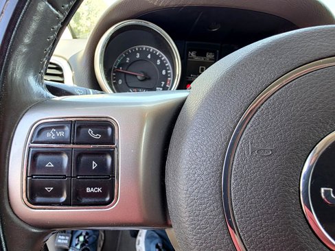 Used 2011 Jeep Grand Cherokee Laredo image 20