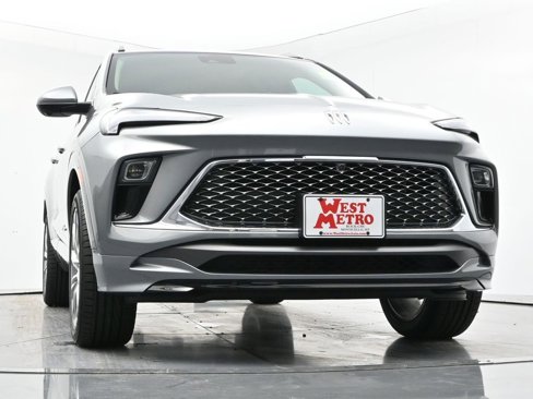 Used 2024 Buick Encore GX Avenir w/ Avenir Technology Package image 24