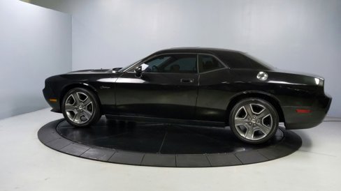 Used 2010 Dodge Challenger SE image 4