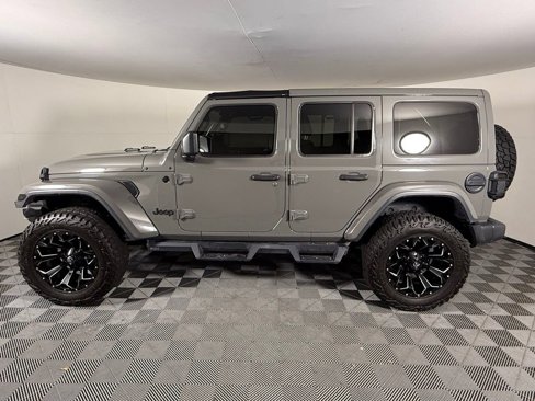 Used 2020 Jeep Wrangler Unlimited Sahara image 2