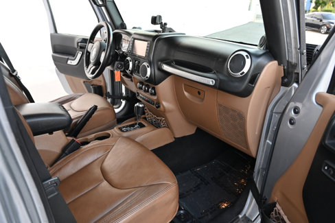 Used 2014 Jeep Wrangler Unlimited Sahara image 14