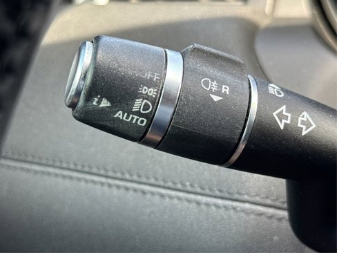 Used 2017 Land Rover Range Rover Evoque SE image 19