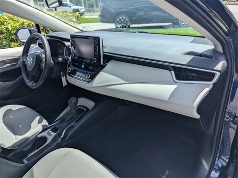 Used 2021 Toyota Corolla LE image 17
