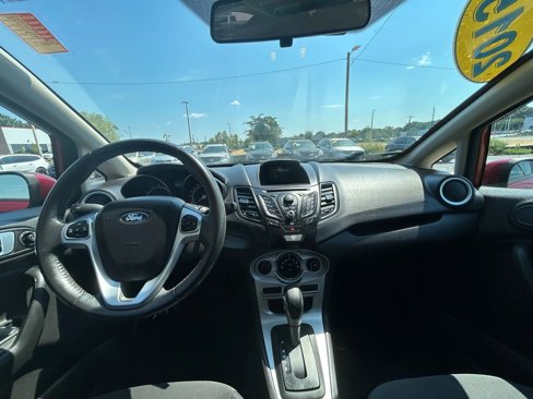 Used 2015 Ford Fiesta SE image 11