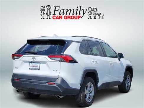 Used 2023 Toyota RAV4 XLE image 4