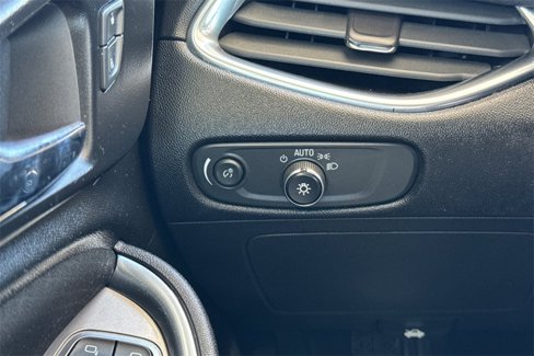 Used 2019 Chevrolet Malibu LT image 36