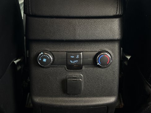 Used 2017 Ford Explorer XLT w/ Equipment Group 202A image 26