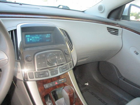 Used 2010 Buick LaCrosse CXL image 39