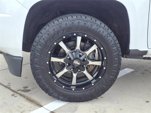Used 2018 Chevrolet Colorado LT image 16