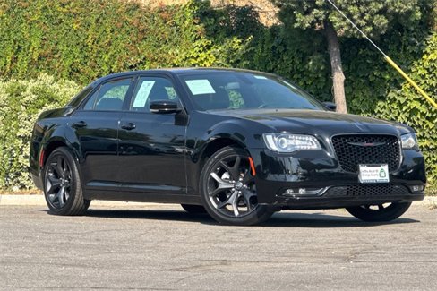Used 2022 Chrysler 300 S image 2
