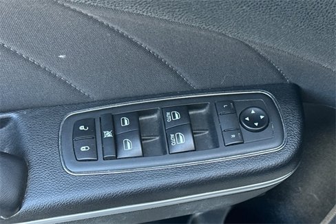 Used 2019 Dodge Charger SXT image 11