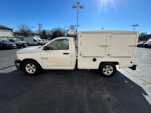 Used 2018 RAM 1500 Express image 2