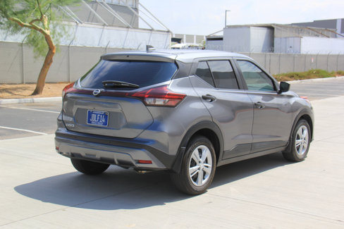 Used 2022 Nissan Kicks S image 5