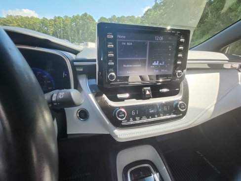 Used 2021 Toyota Corolla XSE image 17