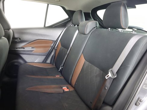 Used 2019 Nissan Kicks SR image 29