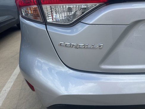 Used 2023 Toyota Corolla LE image 5