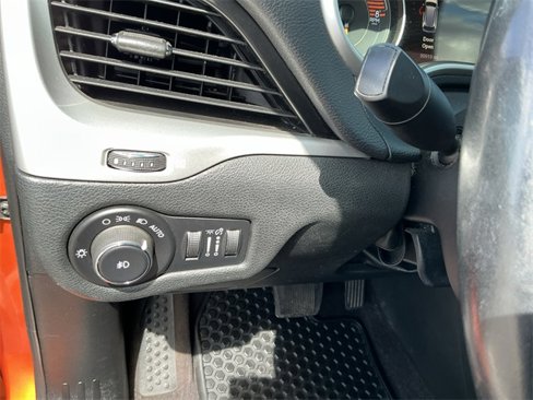 Used 2016 Jeep Cherokee Trailhawk w/ Cold Weather Group image 27