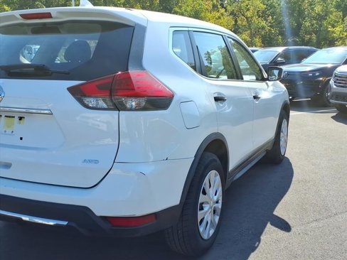 Used 2017 Nissan Rogue S image 25
