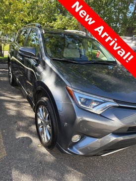 Used 2017 Toyota RAV4 Limited image 3