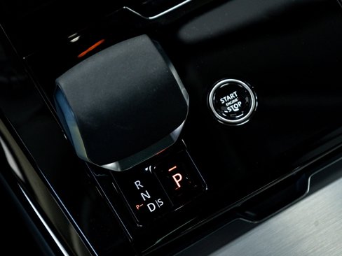 Used 2025 Land Rover Range Rover Sport Dynamic SE image 36