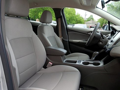 Used 2017 Chevrolet Cruze LS image 16